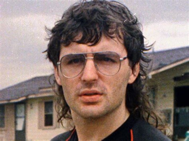 Who Is David Koresh? 5 Things To Know About Cult Leader Before ‘Waco’ – Hollywood Life