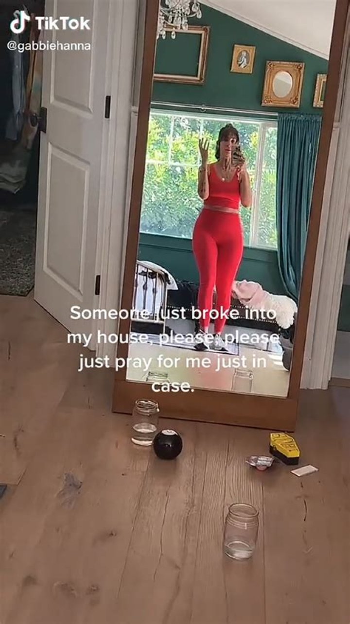 Who Is Gabbie Hanna? Five Things About Influencer & TikTok Star – Hollywood Life