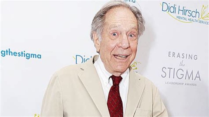 Who Is George Segal? 5 Things About ‘The Goldbergs’ Star – Hollywood Life