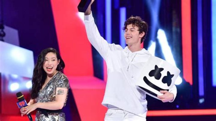 Who Is Marshmello? Everything To Know About The DJ/Producer – Hollywood Life