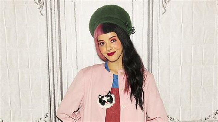 Who Is Melanie Martinez? Facts About Singer Accused Of Sexual Assault – Hollywood Life