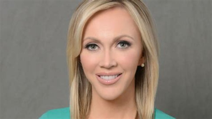 Who Is Paula Reid? 5 Facts On CBS News Reporter Who Sparred With Trump – Hollywood Life