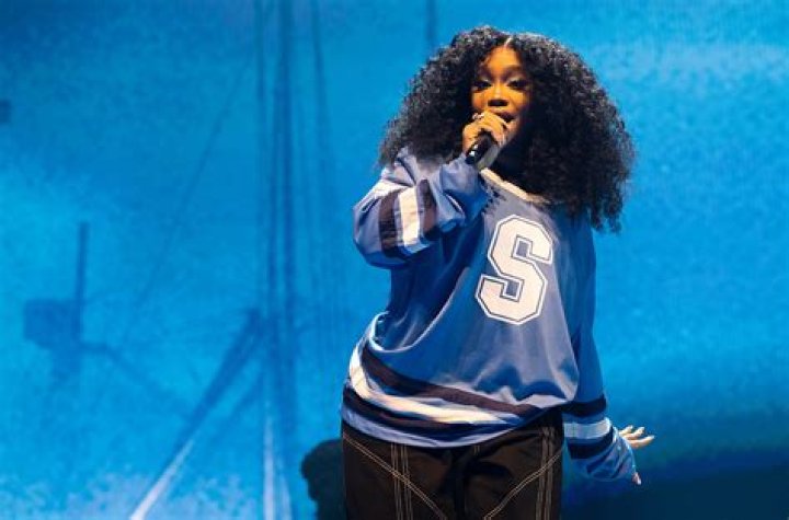 SZA: 5 Things To Know About The Singer Songwriter Performing On ‘Saturday Night Live’