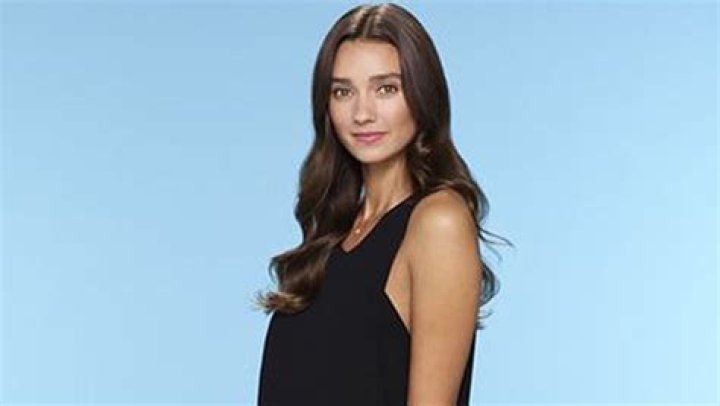 Who Is Whitney Fransway? 5 Things About ‘Bachelor In Paradise’ Star – Hollywood Life