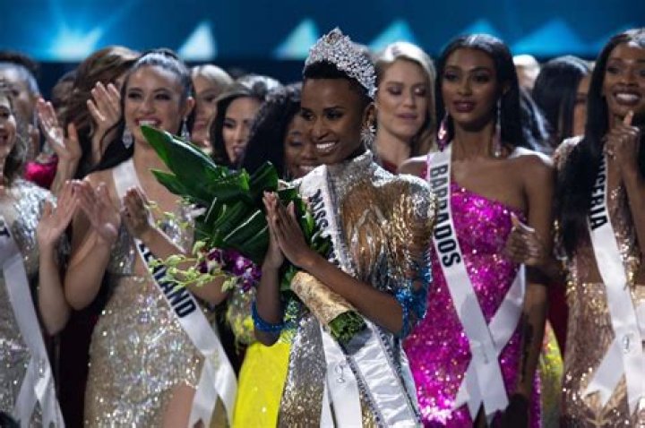 Who Is Zozibini Tunzi? 5 Things About Miss Universe 2019 Winner – Hollywood Life