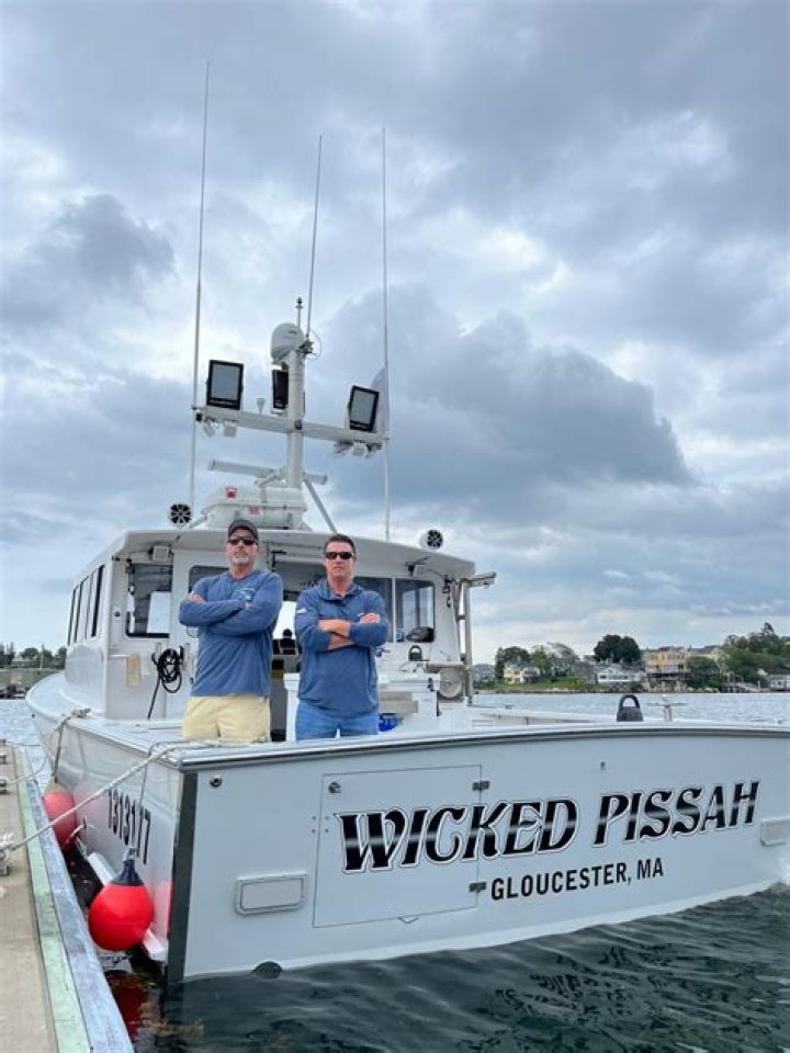 Paul and Bruce Fight On The Wicked Pissah — Exclusive – Hollywood Life