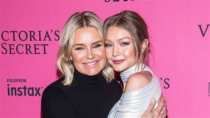 Yolanda Hadid Babysits Gigi & Zayn Malik’s Daughter: Photo – Hollywood Life