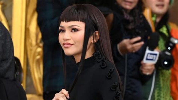 Zendaya Shows Off Her Short Bangs at Paris Fashion Week: See Her Dramatic Hair Makeover