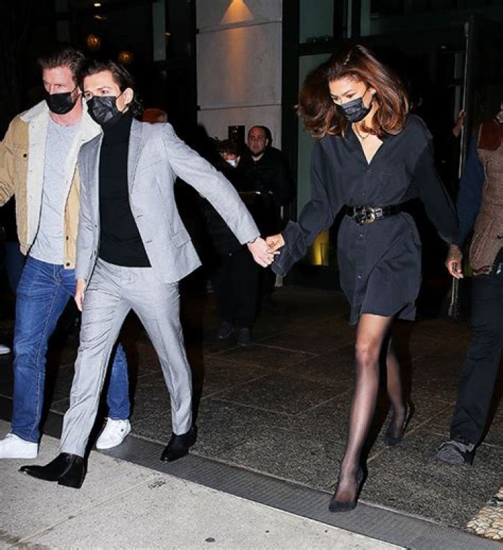 Zendaya & Tom Holland Hold Hands During NYC Date Night — Photos – Hollywood Life