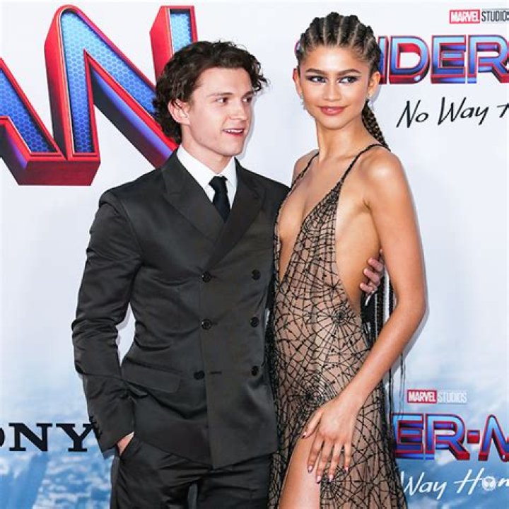 Zendaya Wraps Her Arm Around Tom Holland In The UK — See PDA Pic – Hollywood Life