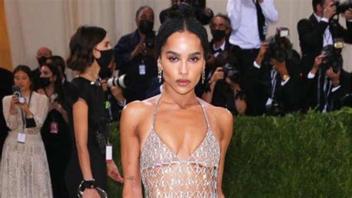 Zoe Kravitz’s Met Gala Dress 2021 Without Channing Tatum: Photo – Hollywood Life