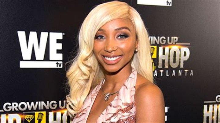 Pregnant Zonnique Pullins & BF Bandhunta Izzy Twin In Matching Outfits As She Nears Due Date